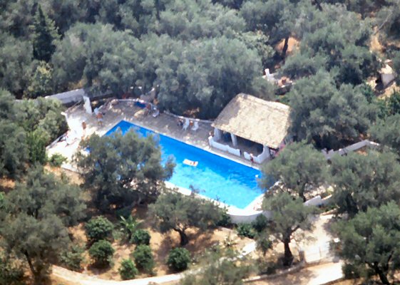 Foto aerea della piscina
